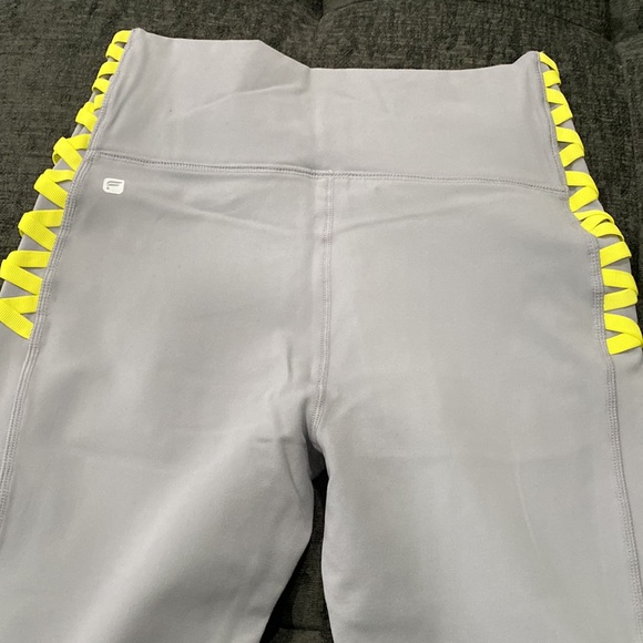 High waisted lace up legging. Fabletics. Size M - Picture 3 of 4